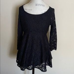 Jessica Simpson Maternity Lace Peplum Top sz M